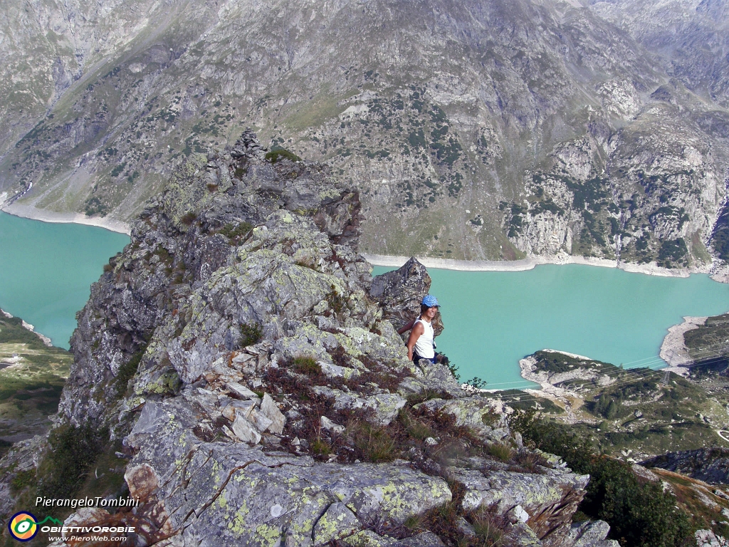 24 Ecco lomino di vetta, ma manca ancora un passaggino delicato.JPG - OLYMPUS DIGITAL CAMERA